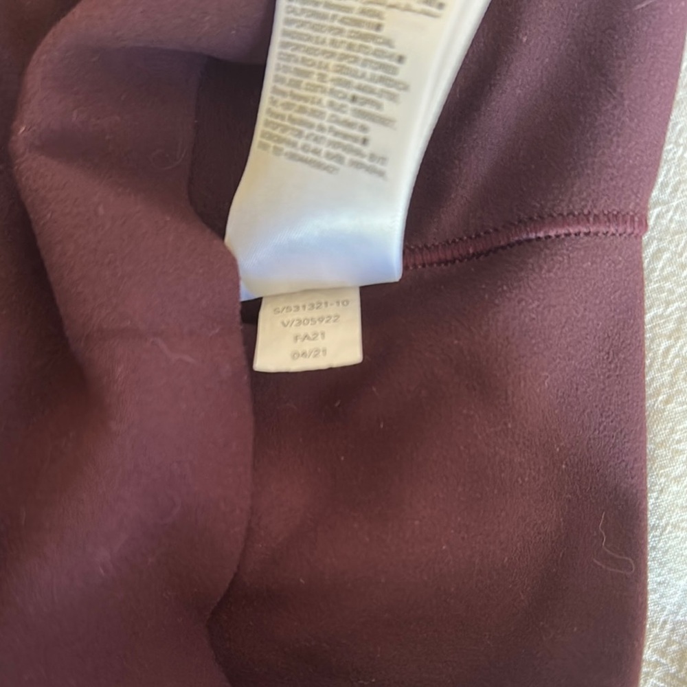 Athleta Salutation Stash II 7/8 legging size medium - Picture 5 of 5